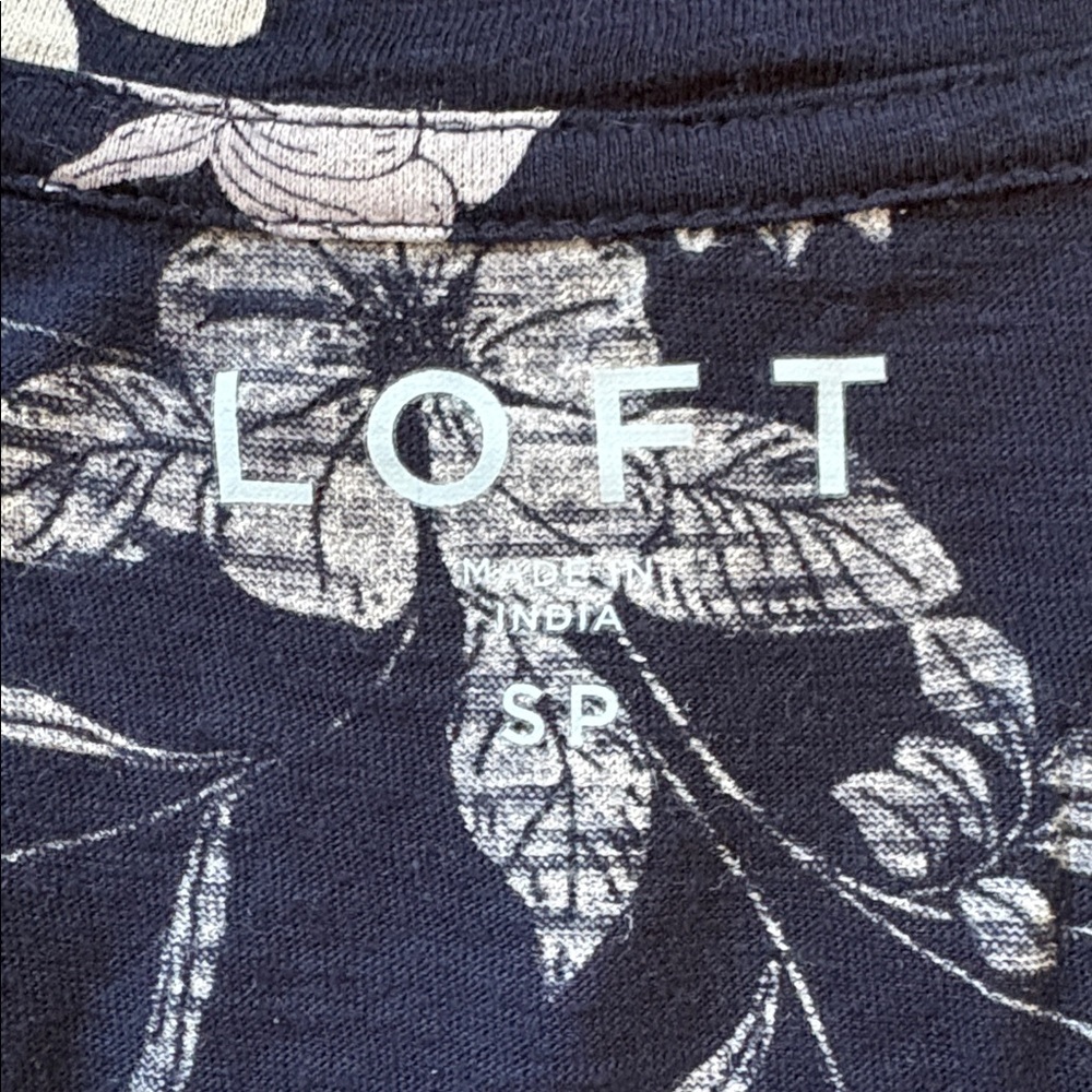 Loft V-Neck Tee - Picture 5 of 6